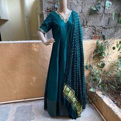 Gaji Silk Dupatta, Indian Dresses Anarkali, Maxi Dress Indian, Chanderi Dress, Dress Anarkali, Green Anarkali, Bandhani Dupatta, Silk Anarkali, Embroidered Anarkali