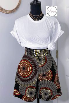 Shorts Ankara, African Outfits For Women, Ankara Shorts, Chitenge Outfits, Modern African Clothing, Kitenge Designs, Traditional African Clothing, Ethno Style, African Print Skirt