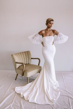 Modern Crepe Fitted Wedding Dress with Tulle Puff Sleeves plus size - ISOBEL - WonderlandByLilian Tulle Puff Sleeves, Gunne Sax Wedding Dress, Victorian Style Wedding Dress, Wedding Dress With Tulle, Bridal Appointment, Nontraditional Wedding Dress, Antoinette Dress, Dress With Tulle, Removable Sleeves