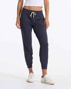 Vuori: Women's Performance Jogger Joggers Womens, Performance Outfit, S Models, Jogger Pants, Track Pants, Stretch Fabric, Pant Jumpsuit, Active Wear, Sweatpants