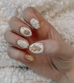 Classic Winnie The Pooh Nails, Pooh Bear Nails Art, Cute Winnie The Pooh Nails, Winnie Nails Pooh Bear, Winnie The Pooh Gel Nails, Winnie The Pooh Nails Acrylic Short, Fall Winnie The Pooh Nails, Bambi Nails Disney, Pokemon Nails Easy