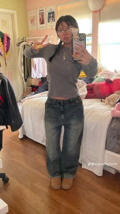 Modiste Outfits, Celebrities Outfits Casual, Formal But Casual Outfits, Quater Zipper Outfit, Grey Shirt Outfits, Baggy Long Sleeve Shirt Outfit, Earthy Outfits Winter, Full Coverage Outfit, Tims Outfits Woman