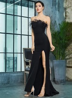 Black Strapless Cut Out Feather Long Dress Black Strapless Prom Dress, Prom Dress With Feathers, Black Feather Dress, Dress With Feathers, Feather Prom Dress, Strapless Evening Dress, Strapless Prom Dress, 파티 드레스, Party Kleidung