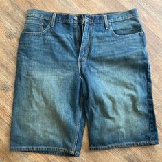 Nwot Levi's Jean Shorts Men's Big And Tall Size Is Not Listed But Waist Measures Consistent With A Size 40. New, Never Worn, Out Of Package. K Box Waist: 20" Inseam: 10" Rise: 14.5" X Box *All Used Items Are In Pre-Owned Condition And Sold As-Is. All Known Issues Are Disclosed To The Best Of Seller's Knowledge. Buyers Should Read Descriptions And Look Over Photos Carefully Before Purchasing. Feel Free To Ask As Many Questions As You Need! Thank You For Shopping With Me!* Big And Tall Medium Wash Casual Bottoms, Medium Wash Big And Tall Casual Bottoms, Big And Tall Casual Medium Wash Bottoms, Big And Tall Casual Bottoms In Medium Wash, Casual Big And Tall Medium Wash Bottoms, Casual Big And Tall Short Bottoms, Levi's Straight Leg Shorts With Pockets, Big And Tall Summer Shorts, Casual Big And Tall Bottoms With Built-in Shorts