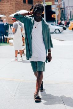 The Best-Dressed Men From New York Fashion Week Photos | GQ Best Dressed Man, New Street Style, Berlin Fashion Week, Berlin Fashion, Best Mens Fashion, Mens Outfit Inspiration, Street Style Trends, The Best Street Style, Best Street Style