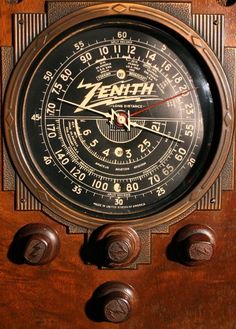 an old fashioned barometer with the word zeth on it's dials