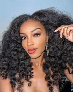 Big Natural Hairstyles, Protective Styles Updo, Natural Curls Black Women, Long Natural Hairstyles For Black Women, Holiday Hairstyles For Black Women, Curls Black Women, Natural Curls Black, Bow Hairstyle