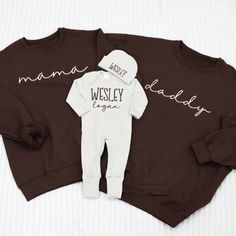 Celebrate parenthood with our daddy Sweatshirt. This cozy sweatshirt is perfect for dad or soon to be dads. Show your love and appreciation with this great gift idea. Get yours today! We primarily use unisex Jerzee Nublend sweatshirts. Matching embroidered mama and daddy sweatshirts mama versions available here Pre-shrunk Listing picture is chocolate sweatshirt with cream thread - ( matches closest to our sandstone sleepers 1x1 Ribbed collar, cuffs, and waistband with spandex Double-needle stitc Family Matching Sweatshirt For Fall, Family Matching Fall Sweatshirt, Family Matching Crew Neck Sweatshirt For Father's Day, Father's Day Casual Sweatshirt With Name Print, Family Matching Long Sleeve Sweatshirt With Name Print, Customizable Long Sleeve Sweatshirt For Father's Day, Family Matching Long Sleeve Sweatshirt, Family Cotton Sweatshirt With Letter Print, Customizable Long Sleeve T-shirt For Father's Day