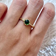 Wedding Ring Cuts, Round Emerald Ring, Emerald Gold Ring, Natural Pearl Earrings, Emerald Ring Vintage, Green Emerald Ring, Lace Ring, Baroque Pearl Earrings, Buy Earrings