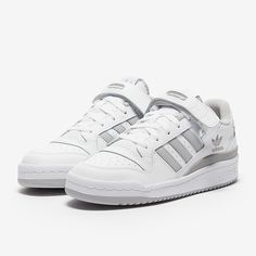 Forum Lows Adidas, Adidas Forum Low Grey Outfit, Adidas Forum Low Women Outfit, Adidas Shoes Forum, Cute Everyday Shoes, Adidas Low Forum, Adidas Forum Low Outfit, Sporty Shoes Women, Adidas Forum Lows