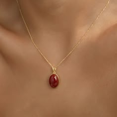 "14K Gold Plated Carnelian Necklace, Carnelian Stone, Gift for Her, Carnelian Necklace, Crystal Necklace, Mothers Day Gift, Carnelian Jewelry Carnelian Necklace ✧ Dimensions: 15 mm x 10 mm ✧ Material Options: High Quality 925 Silver on 14k Gold Plated ✧ Natural Stone ✧ Tarnish Resistant ✧ Anti-allergenic ✧ Package: Ready to Gift - Jewelry Box We take great pride in crafting each piece of jewelry with unwavering passion and meticulous care in our workshop. E A S Y ∙ T O ∙ O R D E R ◽ STEP 1 ◽ Choose your Chain Length from the 1st drop-down menu ☞ There is a helpful sizing chart in the listing images. ☞ It is a 925k High-Quality Silver base and is expertly plated with 14k Gold C H A I N ∙ S I Z E ∙ G U I D E Length is the open necklace laid straight & and measured end to end. ◇ 12\" - Suitab Red Oval Carnelian Necklace, Red Carnelian Oval Necklace, Red Carnelian Necklace With Polished Finish, Red Carnelian Birthstone Jewelry, Red Carnelian Polished Necklace, Pretty Crowns, Oc Accessories, Seasonal Palette, Open Necklace