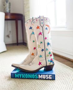 Womens Tall Cowboy Boots, Knee High Cowgirl Boots, High Cowgirl Boots, Embroidered Cowboy Boots, Cute Cowgirl Boots, Thick Heel Boots, Embroidered Fashion, Shoe Inspo, Cowboy Boots Women