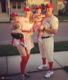 Shannon: Themed Family Costume: A Crawford League of Their Own. As a young girl who loved to play softball I would sit with my dad and watch A League Of Their... Family A League Of Their Own Costumes, A League Of Their Own Costume, Pageant Costumes, Magical Halloween, A League Of Their Own, League Of Their Own, Halloween Coustumes