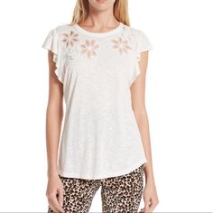 Rebecca Taylor Emilie Floral Embroidered Top. Nwt. Size Medium. Color- Ivory Retail- $250 Elegant White Cutwork Tops, White Tops With Floral Applique, White Tops With Tonal Embroidery, Floral Peasant Blouse, White Short Sleeve Blouse, White Sleeveless Blouse, Floral Embroidered Top, Floral Sleeveless Top, Lace Top Long Sleeve