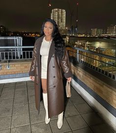 Winter Night Out Outfit Black Women, Black Trench Coat Outfit Classy, Brown Trench Coat Outfit, Trench Coat Outfit, Coat Outfit, Fashion Attire, Teenage Fashion Outfits, Fall Fashion Outfits