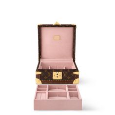 LOUIS VUITTON® - Coffret Joaillerie - Rose Ballerine Luxury Jewelry Box Louis Vuitton, Louis Vuitton Jewelry Box, Louis Vuitton Jewelry Case, Louis Vuitton Pink, Louis Vuitton Jewelry, Louis Vuitton Accessories, Lv Monogram, Louis Vuitton Official, Beautiful Rose