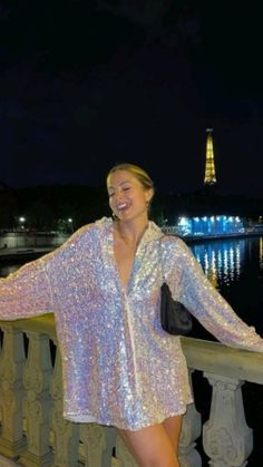 Sparkly Button Up Shirt, Taylor Swift Concert Outfit Ideas Folklore, Queen Of Sparkles Outfits, Easy Disco Outfit, Silver Disco Outfit, Glitter Themed Party Outfit, Disco Glam Outfits, Midnights Tour Outfits, What To Wear To Taylor Swift Concert Outfit