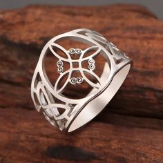 🔮✨ Embrace the mystic allure of our Witch Knot Ring, a mesmerizing Celtic Pagan accessory that embodies protection and empowerment. Crafted with utmost precision from durable stainless steel, this enchanting ring is designed to captivate and endure.