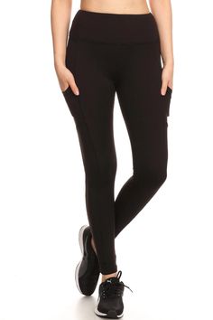 Stay cozy and comfortable in our Black Fleece Lined Leggings with Pockets. Made with buttery soft fabric and a soft fleece lining, these leggings provide ultimate comfort while also being stretchy for a flattering fit. Plus, with pockets, you'll have a convenient place to store your essentials. Perfect for lounging or running errands! Fleece Lined Leggings, Winter Workout, Yoga Pants With Pockets, Yoga Legging, Lined Leggings, Fleece Leggings, Legging Sport, Leggings With Pockets, Legging Outfits