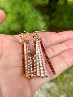 Simple Beaded Earrings, Simple Bead Earrings, Metal Art Jewelry, Laser Cut Wood Earrings, Glass Bead Earrings, Beaded Earrings Tutorials, Belly Jewelry, Earrings Colorful