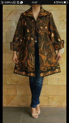 Tunik Batik Batik Blazer, Model Batik, African Print Pants, Batik Clothing, Batik Modern, Batik Kebaya, African Dresses Modern, Coban, Batik Fashion