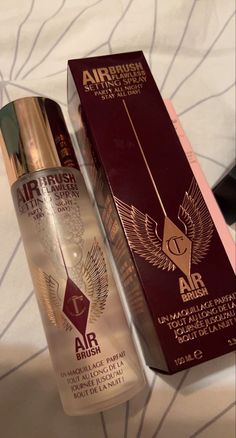 Charlotte Tilbury Setting Spray, Charlotte Tilbury Airbrush Flawless, Fixing Spray, Makeup Bag Essentials, Makeup List, Makeup Needs, Fancy Makeup, Makeup Obsession, Luxury Makeup