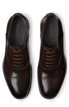 Build your formal looks from the ground up with this timeless cap-toe oxford crafted from supersmooth Italian leather. Lace-up style Leather upper and lining/rubber sole Made in Italy Brown Formal Shoes, Italian Dress Shoes, Brown Oxford Shoes, Black Oxfords, Oxford Shoes Men, Italian Shoes, Formal Shoes For Men, Mens Oxfords, Formal Shoes