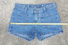 faded jeans,Vintage 90s, Lee jean shorts size 1 Low waist W28.5, Lee jeans Shorts,summers,retro,hipster,Lee for women I want you to experience the beauty, style and comfort of my goods. Vintage jeans, Lee With a defects// Please see pictures condition : vintage good color : blue jeans Fabric Denim Label : Lee (size 1 ) Low waist W28.5 made in maxico Please refer to the pictures for more details. / I check measurements centimeters or inches 1. Waist: 28.5 inch // 72.3 cm 2. Hips: 36 inch // 91.4 Y2k Medium Wash Jean Shorts, High Rise Jean Shorts For Summer In 90s Style, 90s Inspired High Rise Jean Shorts For Summer, Y2k High Waist Medium Wash Shorts, Retro Mid-rise Medium Wash Jean Shorts, Retro Mid-rise Jean Shorts In Medium Wash, Retro Fitted Medium Wash Jean Shorts, Retro High Waist Jean Shorts With Belt Loops, Fitted Jean Shorts For Summer, 90s Style