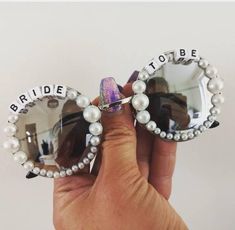 BRIDE GLASSESS BACHELORETTE Hen Do Gift Ideas, Bride To Be Theme Ideas, Bride To Be Theme, Bride To Be Gift Ideas, Abba Party, Sunglasses Bride, Bridal Sunglasses, Hen Ideas, Bride To Be Gifts