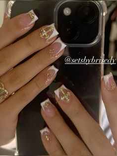 Gold French Tips Short, Acrylic White And Gold Nails, White And Gold French Tip Square Nails, French Tip Acrylic Nails Gold Accent, French Tip One Nail Design, Yellow And Silver Nails Acrylic, Cute Gold Nails Short, Glitter Short French Tip Nails, Birthday Nails Gold Glitter