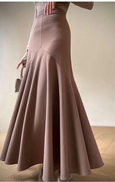 Detail Couture, Classy Skirts, Skirt Patterns Sewing, فستان سهرة, Classy Dress Outfits, Muslimah Fashion, Modest Fashion Outfits, Skirt Design, African Fashion Dresses