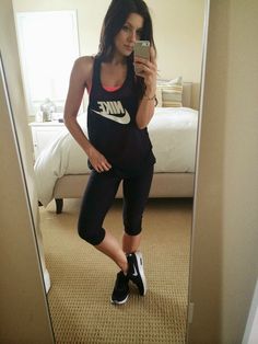 The HONEYBEE // Workout Style Workout Post, Exercise Outfits, Andee Layne, Nike Air Max Shoes, Girl Workout, Easy Exercise, Nike Top, Fitness Style, Creature Of Habit