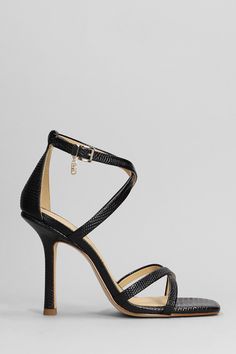 Celia Sandals In Black Leather Chloe Purses, American Fashion Designers, Zegna Shoes, Sneaker Wedge, Cross Straps, Luxury Retail, Manolo Blahnik, Luxury Boutique, Black Sandals