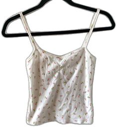 Fitted Floral Print Cotton Camisole, Fitted Cotton Camisole With Floral Print, Pink And White Coquette, Coquette Brandy Melville, White Coquette, Y2k Barbie, Gingham Jacket, Red Handbag, Ribbed Tank Top