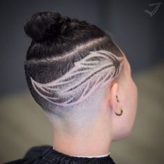 Side Shaved Cut with a Leaf Design Undercut Pattern, Side Shaved Hairstyles, Side Shave Design, Shaved Side Haircut, Shaved Hairstyles For Women, Barber Ideas, Shave Designs, Side Haircut, Side Cut Hairstyles