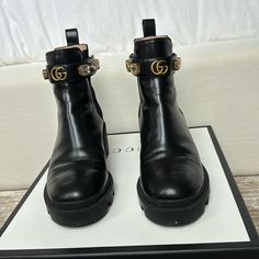 Almost Brand New Gucci Boots, Only Worn A Few Times Gucci Bee Boots, Gucci Boots Outfits, Gucci Combat Boots, Boots Outfits, Gucci Boots, Bar Outfit, Shoes Gucci, Women's Spurs, Gucci Shoes