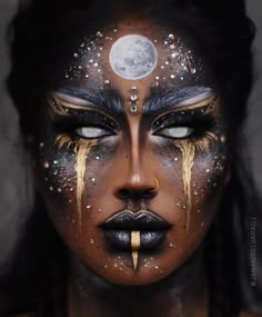 Halloween Costume Woman 2023, Colorful Sfx Makeup, Celestial Fairy Makeup, Eye Themed Clothes, Pretty Sfx Makeup, Star Witch Costume, Scary Fairy Makeup, Fire Element Makeup, Halloween Dark Makeup