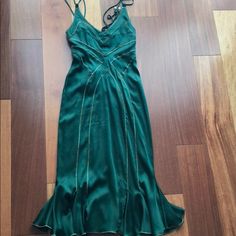 This Beautiful Emerald Green Dress Has Beautiful Stitch Details Green Midi Slip Dress For Formal Events, Green Midi Slip Dress For Formal Occasions, Green Silk Slip Dress For Formal Occasions, Formal Green Silk Slip Dress, Spring Formal Lined Slip Dress, Elegant Green Midi Length Slip Dress, Lined Midi Slip Dress For Formal Events, Lined Midi Slip Dress For Formal Occasions, Summer Dinner Dresses, Lined