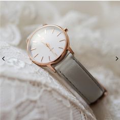 Brand New Mvmt Watch. Still In Box, Never Used. Minimalist Watch, Perfect For Formal Or Everyday Wear. Band Is Changeable. Gold Watch For Women, Florence Rose, Mvmt Watches, Rose Watch, Grey Watch, Minimalist Watch, Minimalist Women, Watch For Women, Blue Watches