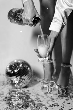 Aesthetic Disco Ball, New Years Photoshoot, Heels Poses, New Years Aesthetic, Aesthetic New Years, Disco Ball Aesthetic, Champagne Aesthetic, New Years Decor, Photoshoot Ideas Creative