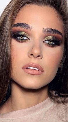 Fall Green Makeup Looks, Emerald Gold Makeup, Earth Tone Wedding Makeup, Olive Smokey Eye Makeup, Green Eyes Glam Makeup, Make Up Ideas Green Eyes, Green And Gold Smokey Eye, Olive Green Makeup Look Brown Eyes, Smoky Green Eyeshadow Looks