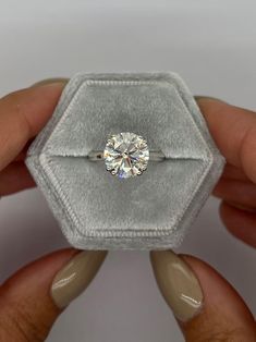 4.0 CT Round Solitaire CVD F/VS1 Diamond Engagement Ring 1 Solitaire Gold Engagement Ring, Measure Ring Size, Vs1 Diamond, Gold Solitaire Engagement Ring, Round Solitaire, Diamond Solitaire Engagement Ring, Ring Metal, Gold Engagement Ring, Diamond Shape