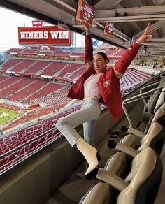 Playoff Game Outfit, Women’s Football Outfit, Coke Weather Outfits, Niners Game Outfit Women, Cute Football Game Outfits For Women, Nhl Wags Outfits, Nfl Football Game Outfit Winter