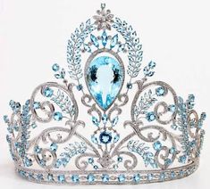 This is made for and fit for a Queen...I guess. Shine Earrings, Crystal Crown Tiaras, Tiara Accessories, Bridal Crown Tiara, Swarovski Tiara, Silver Crown Ring, Pageant Crowns, Tiaras Jewellery, Ocean Club