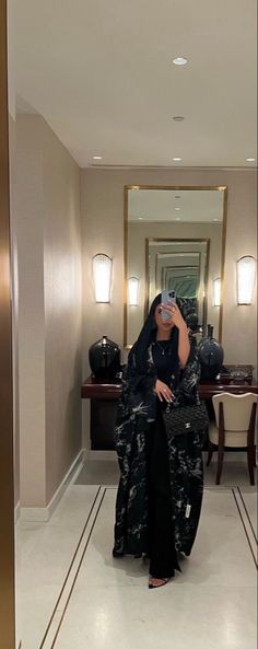 Muslim Girl Outfits, Abaya Outfit, Hijabi Fits, Streetwear Girl, Muslim Style, Mode Zara, Modest Fits, Mode Abaya, Party Fits