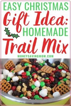 This homemade Christmas Trail Mix is SUCH an easy and inexpensive last minute gift idea! #christmas #gifts #DIY #homemade #christmasgifts #frugalchristmas Christmas Trail Mix, Christmas Snack Mix, Trail Mix Recipes, Homemade Trail Mix, Christmas Mix, Christmas Food Gifts, Snack Mix Recipes, Easy Christmas Gifts, Oreo Dessert