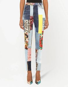 These High-Waisted Patchwork Jacquard Jeans from Dolce & Gabbana are a masterpiece of real originality. Made with mix fine silk fabrics, they provide both luxurious comfort and unique style. comfortable shape potential pairings, pants sure to catch attention as one-of-a-kind piece. Patchwork Bandana, Bandana Jeans, Carpet Pattern, Pattern Pants, Short Lace Dress, Patchwork Jeans, Denim Patchwork, Pantalon Large, Exclusive Fashion