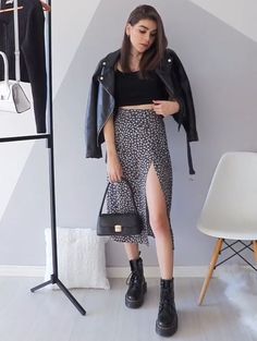 Bussines Casual Woman, Lucy Hale Outfits, Outfit Botas, Aesthetic Doctor, Skirt Inspiration, Comfy Casual Outfits, Thrifted Outfits, Tiktok Video