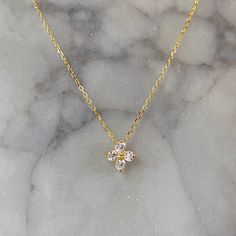 Materials Vermeil (S295 + gold plated) Cubic zirconia Size Length - 40cm Thickness - 1mm Pendant - 2 cm Poppy Necklace, Anniversary Sale, Accessories Branding, Poppies, Cubic Zirconia, Gold Necklace, Gold Plate, Plating, Pendant