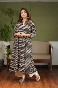 Discover the latest collection of fashionable kurtas for women at The Indian Ethnic CO. Perfect for any occasion, shop now for the perfect addition to your wardrobe. Stylish Kurtis Design, Checks Saree, Kurtas For Women, Cotton Anarkali, Indigo Floral, Block Print Saree, Long Dress Design, A Line Kurta